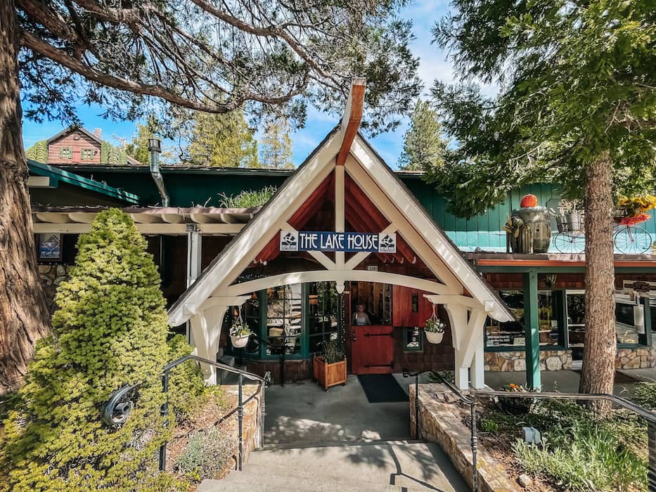 Shopping in Lake Arrowhead